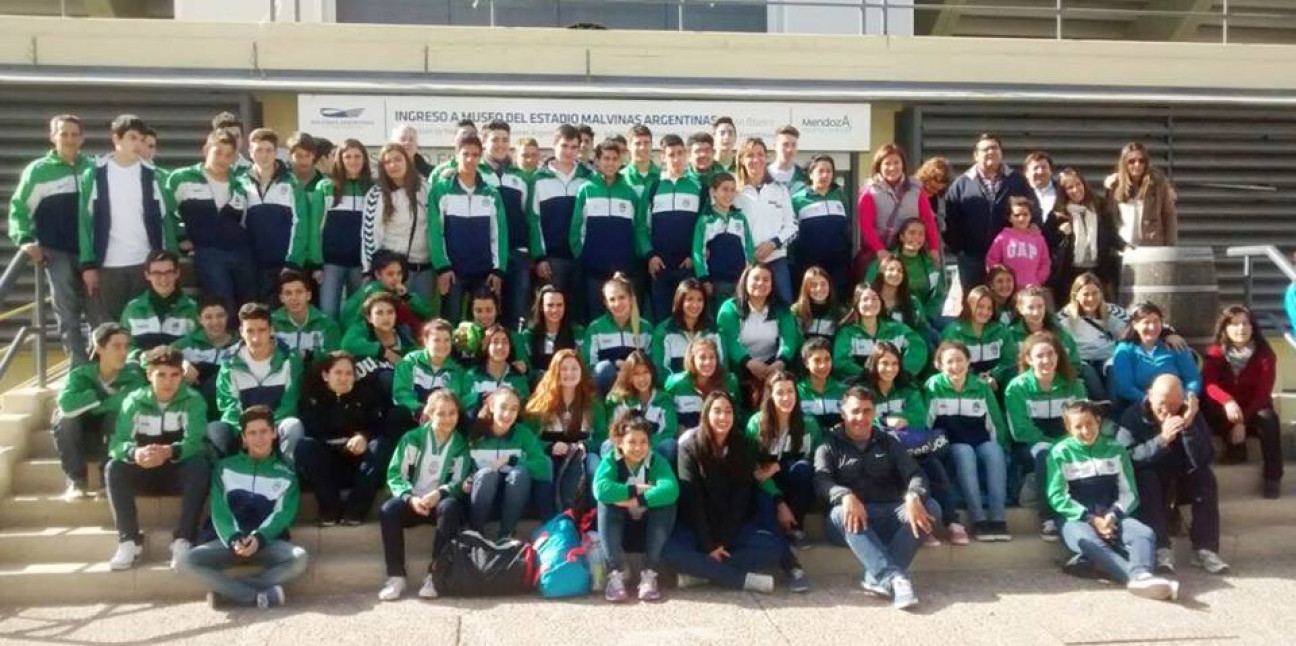 imagen Los equipos de handball de la UNCUYO compiten en un torneo en Brasil