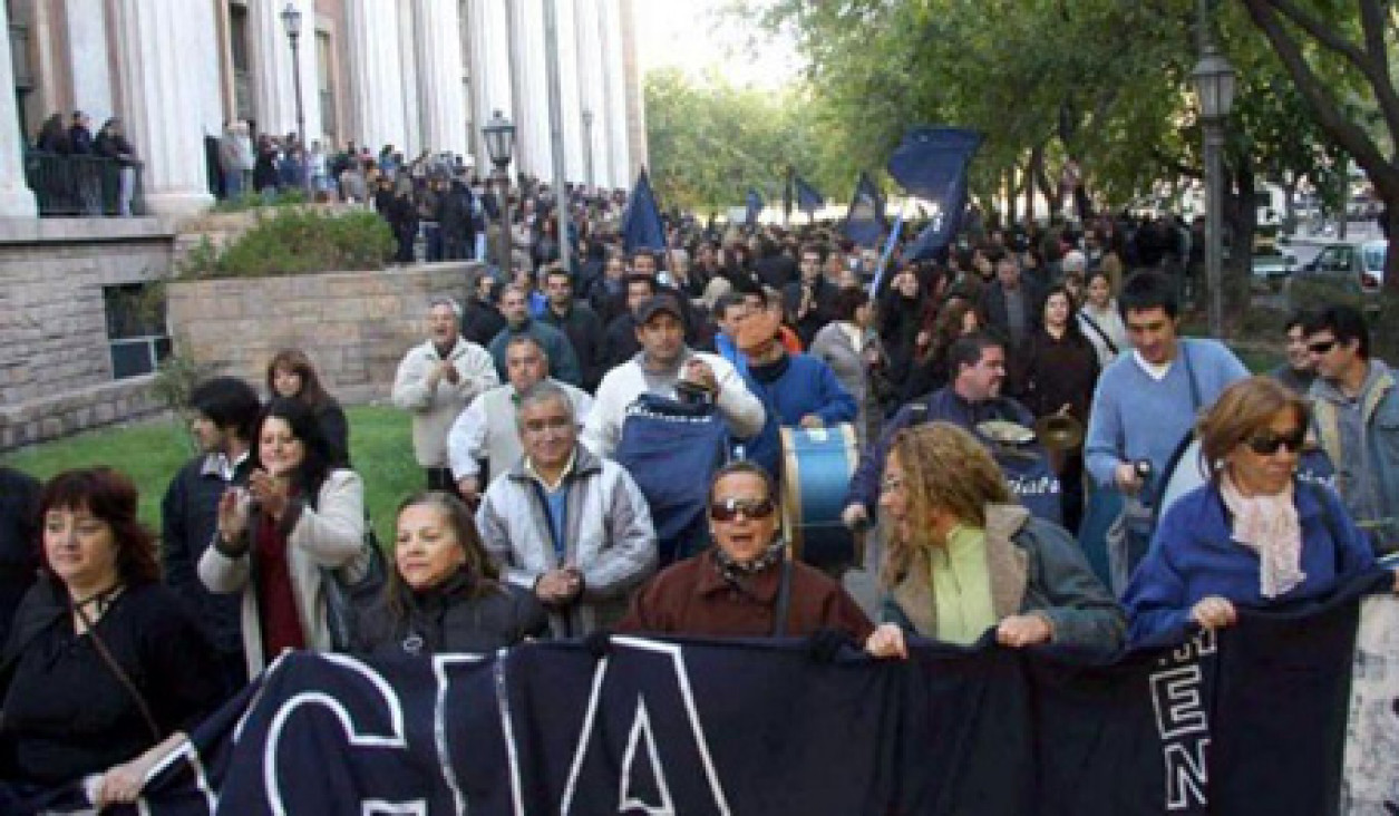 imagen Gremios estatales en asamblea a la espera de negociaciones paritarias