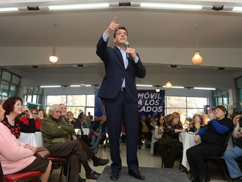 imagen "Todos los jubilados van a tener el 82% móvil", prometió Massa en su visita a Mendoza