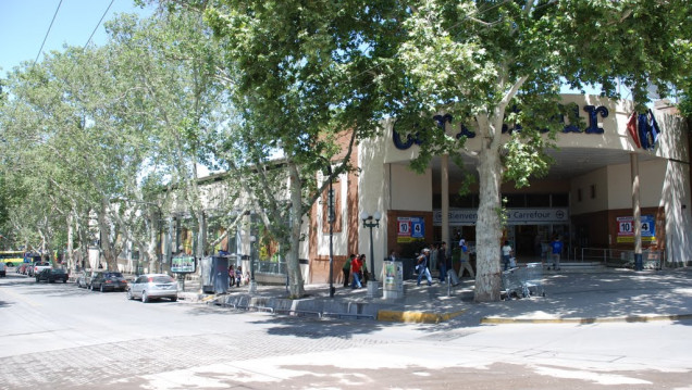 imagen La Federación Económica de Mendoza pide que se regule la instalación de supermercados y grandes superficies