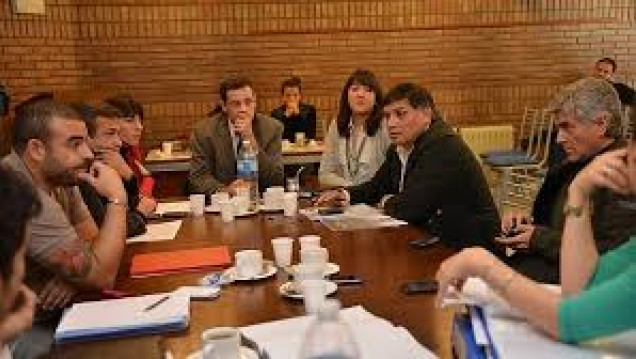 imagen Entrevista a Víctor Yanzón: situación de los barrios de SPUNC y la paritaria no docente 
