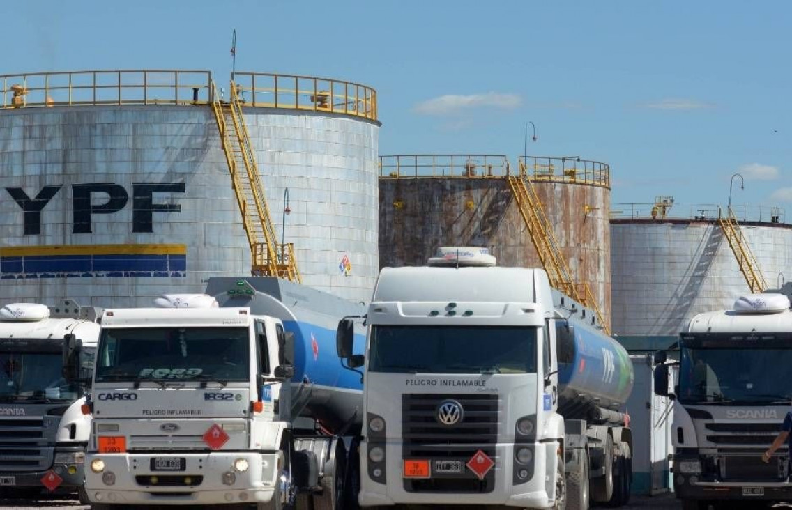 imagen Ex trabajadores de YPF realizan cortes en todo el país