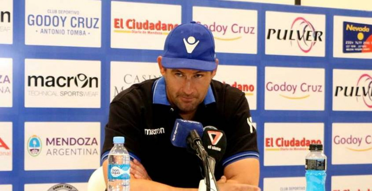 imagen Diego Dabove: "En lo único que nos enfocamos es en sacar el partido adelante con Banfield"