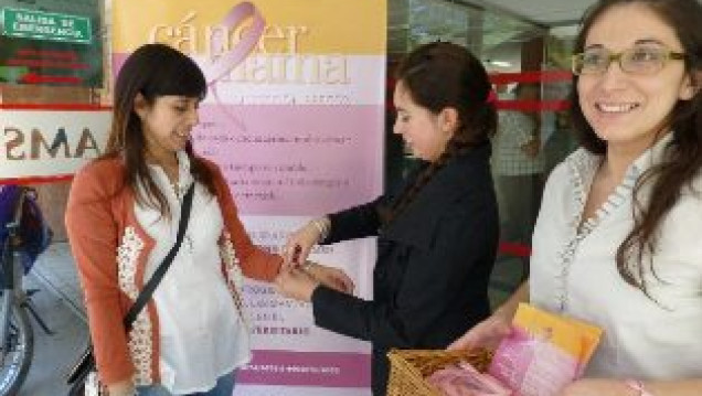 imagen Café Universidad - Mes de la prevención del cáncer de mama - Dra. Porreta