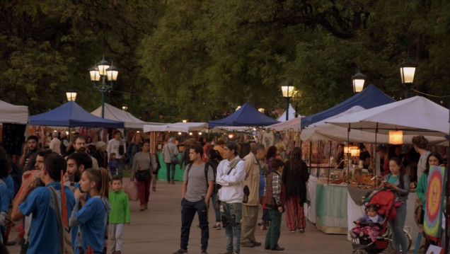 imagen La feria artesanal de Plaza Independencia celebra sus 40 años
