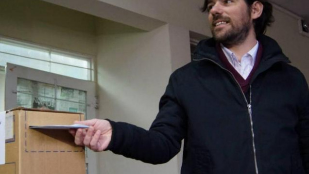 imagen Nicolás Del Caño: "Macri y Scioli propician el ajuste"