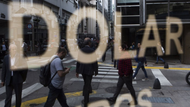 imagen Por qué volvió a subir el dólar: Lebacs y riesgo país, entre las causas