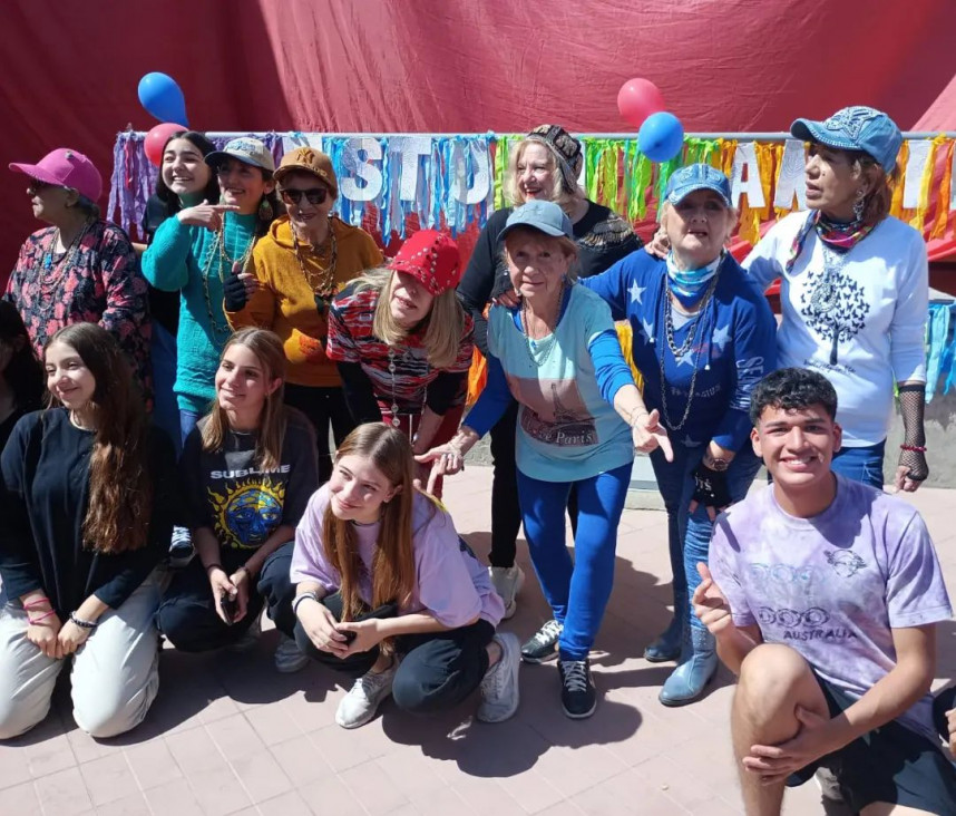 imagen Día de las Personas Jubiladas: el ejemplo de las Abuelas Raperas