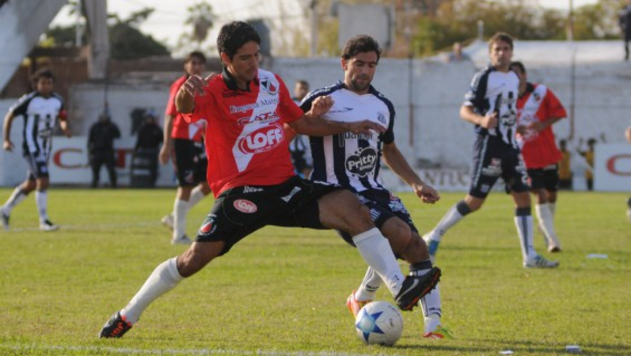 imagen Emiliano Fernández: "Si es por mí seguiría en Maipú"