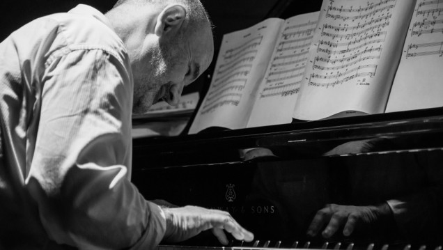 imagen Emilio Solla, pianista mendocino nominado al Grammy