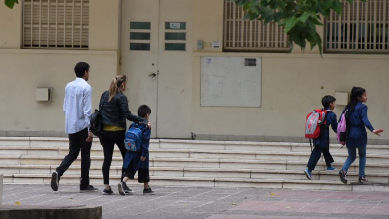 imagen Para la DGE, sólo adhirieron al paro 47 de los 54 mil docentes