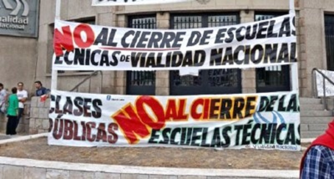 imagen Denuncian el cierre de cinco escuelas técnicas de Vialidad Nacional