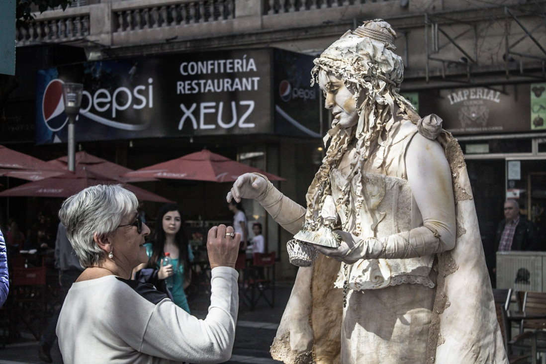 imagen Estatuas vivientes de distintos países se lucirán en Mendoza
