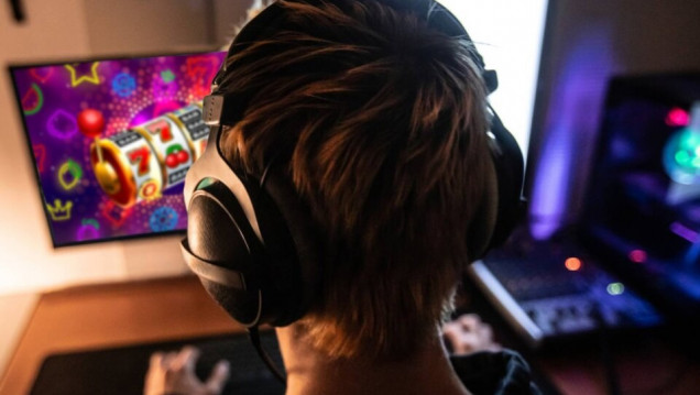 imagen Preocupación de padres y docentes por adolescentes que apuestan online
