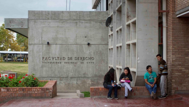 imagen El nuevo plan de estudios en Derecho y algunas estrategias para recibirse en tiempo y forma