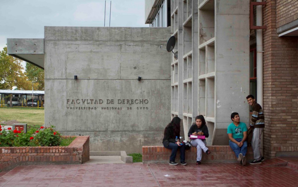 imagen El nuevo plan de estudios en Derecho y algunas estrategias para recibirse en tiempo y forma