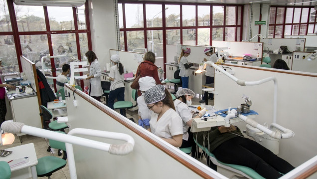 imagen Cada vez más gente busca ser atendida en la Facultad de Odontología de la UNCUYO