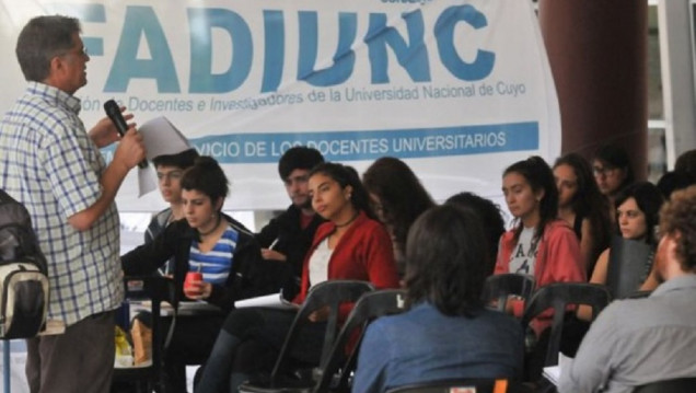 imagen Docentes universitarios pararán el 10 y el 11 de abril 