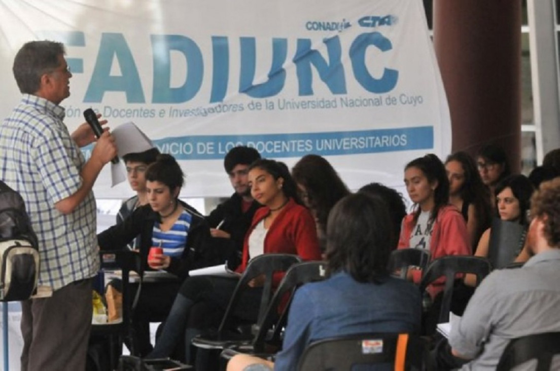 imagen Docentes universitarios pararán el 10 y el 11 de abril 