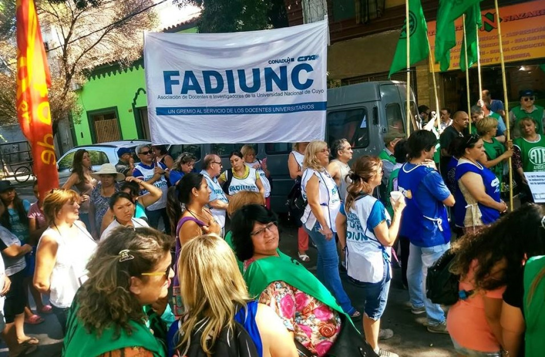imagen Paros en la UNCUYO: sigue alto el acatamiento mientras se define el pedido de conciliación obligatoria