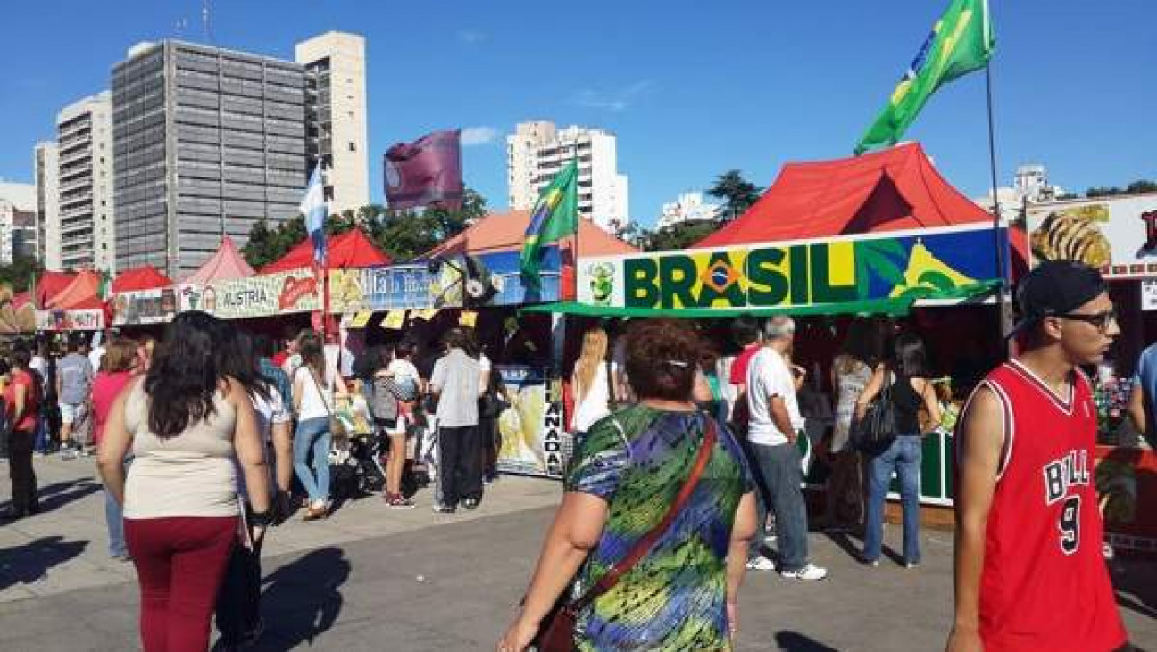 imagen Feria de colectividades en Guaymallén 