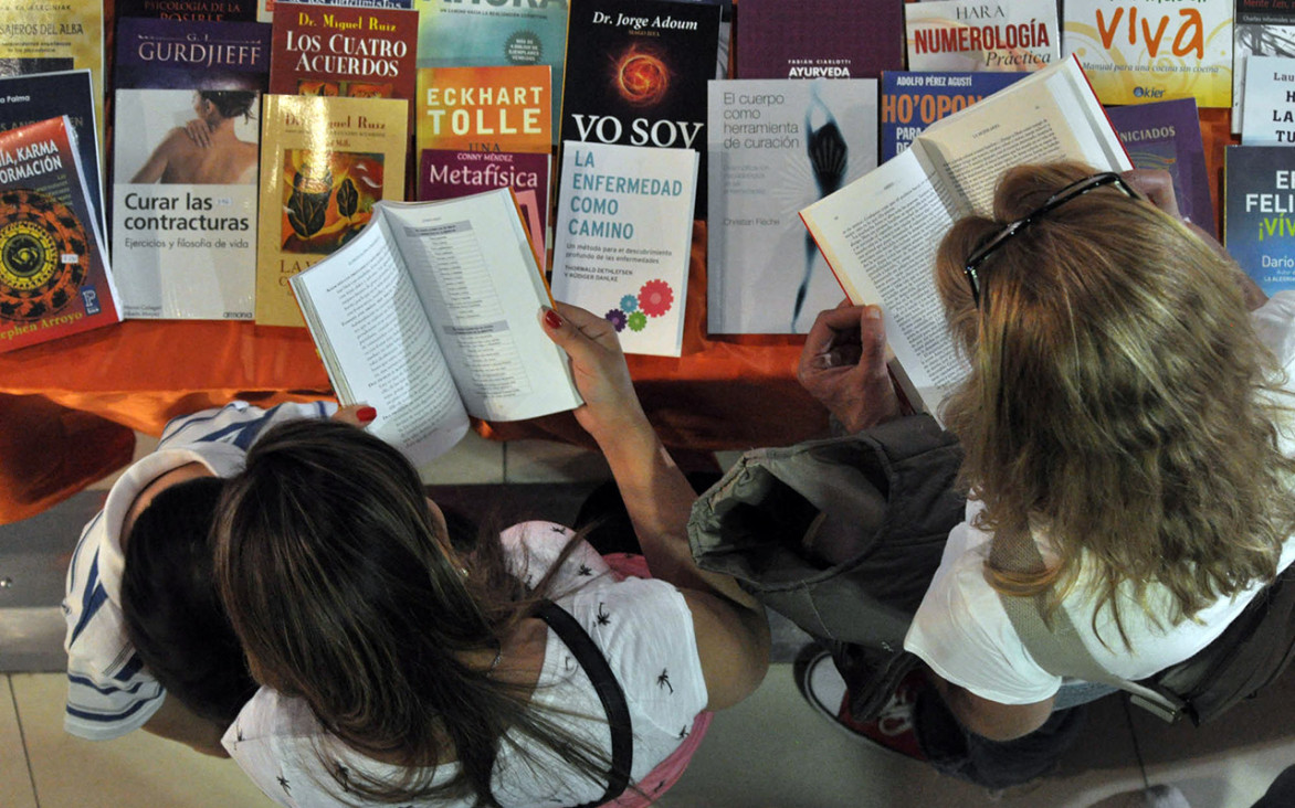 imagen Mariposa Posa presenta su novela en la Feria del Libro