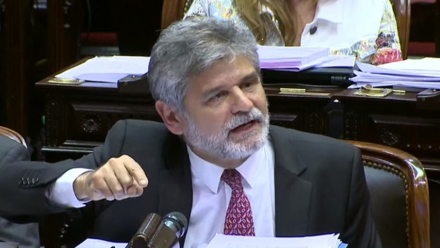 imagen Filmus: "Hace falta una legislación que proteja a la Cultura"