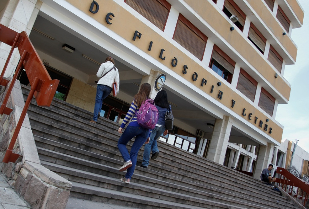imagen Jornada "Viví Francia" en la Facultad de Filosofía y Letras