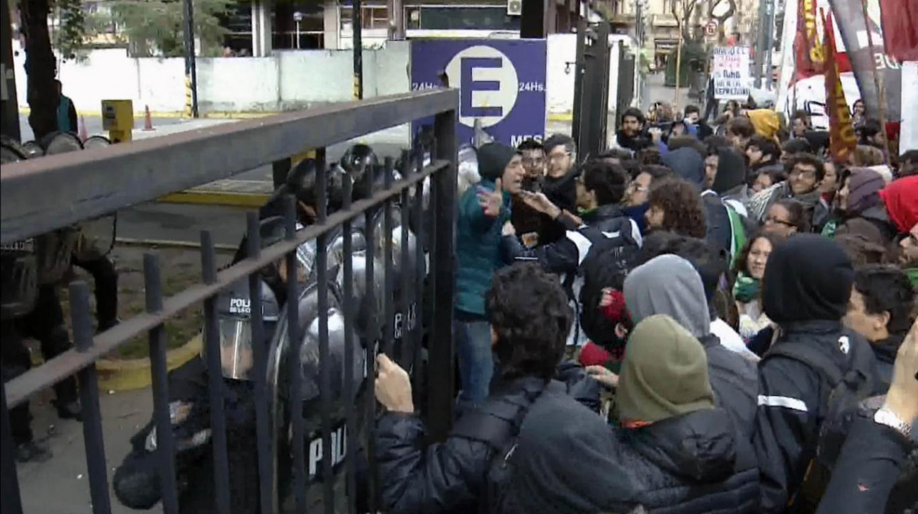 imagen Incidentes en la UBA: destrozos y detenidos