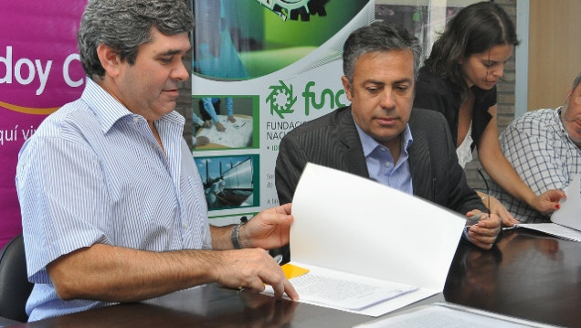 imagen [MÓVIL] La FUNC colaborará con la Municipalidad de Godoy Cruz en el proyecto "Tratamiento y reutilización de aceites vegetales en desuso"