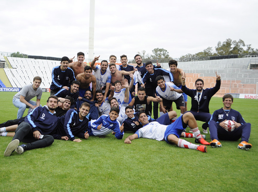 imagen Futbol masculino: universidad de mendoza se coronó campeón
