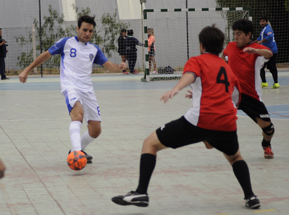 imagen FUTSAL MASCULINO: Universidad Champagnat pasó a semifinales