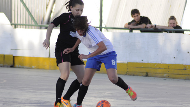 imagen Futsal femenino: Maza gritó campeón