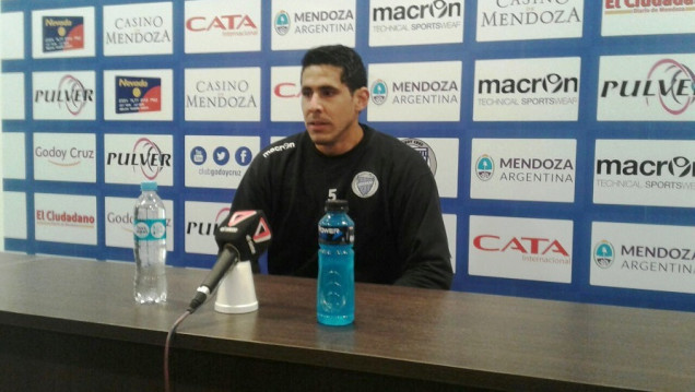 imagen Diego Viera: "Quiero llegar a los cien partidos en Godoy Cruz"