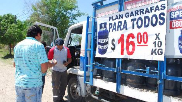 imagen Zandomeni: se va a subsidiar a las personas el precio de la garrafa social