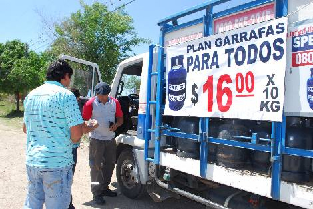 imagen Zandomeni: se va a subsidiar a las personas el precio de la garrafa social