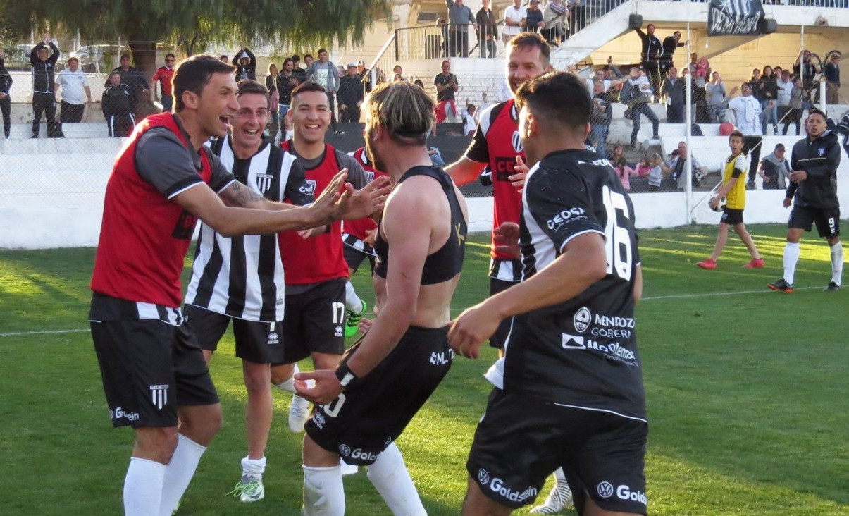 imagen La pelota siempre al diez