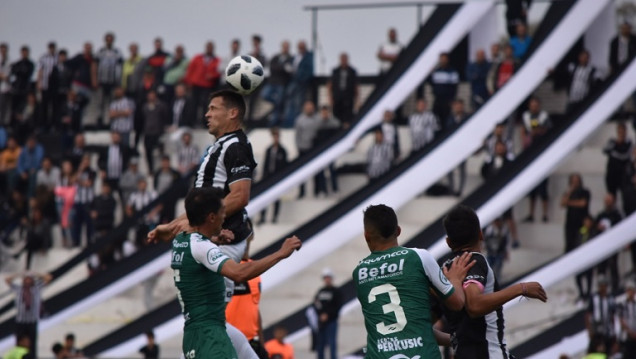 imagen Gimnasia va por la remontada