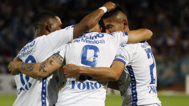 imagen El Tomba venció al Cuervo sobre la hora