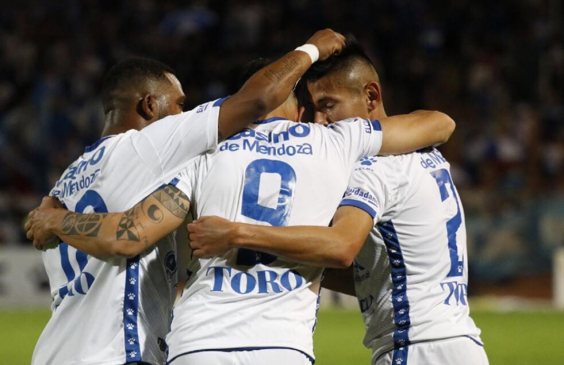 imagen El Tomba venció al Cuervo sobre la hora