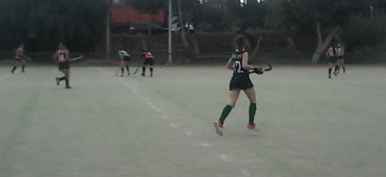 imagen HOCKEY SOBRE CESPED: Victoria y clasificación para la UNCuyo