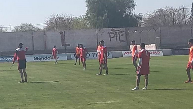 imagen Huracán debuta de local
