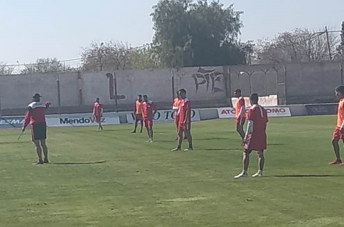imagen Huracán debuta de local