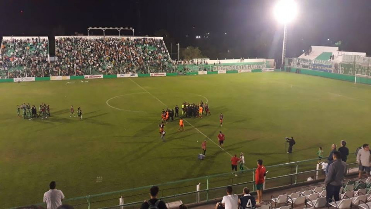 imagen Desamparados le arrebató la punta a Huracán