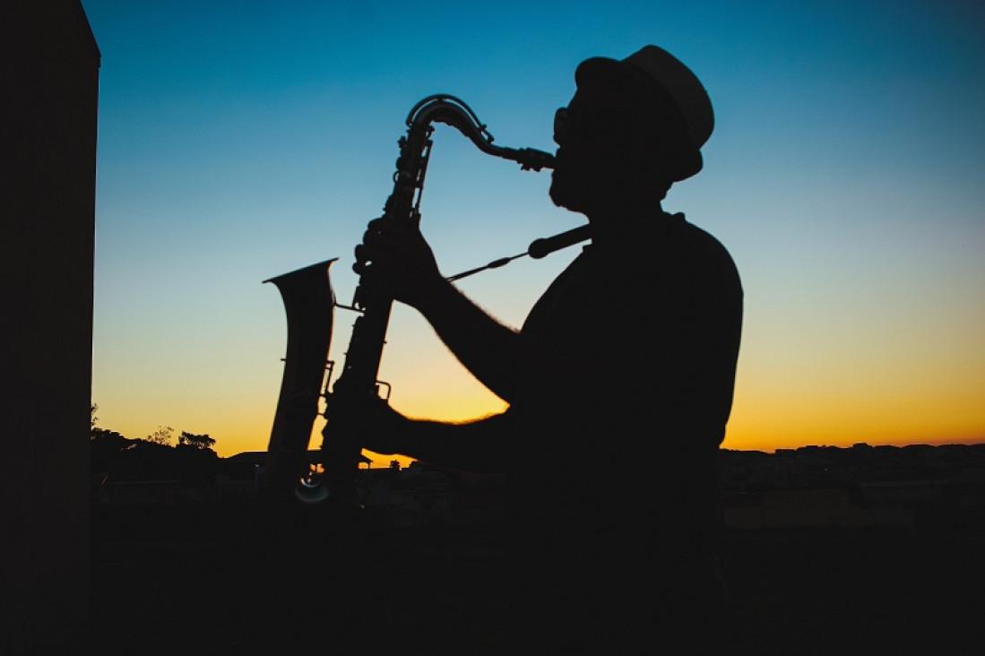 imagen Homenaje al "Gato" Barbieri de la mano del reconocido saxofonista Oscar Feldman
