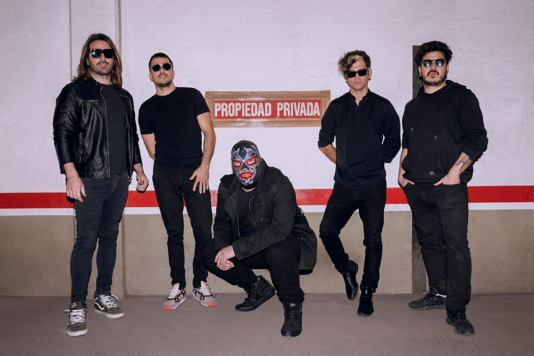 imagen Huge The Cara regresa a los escenarios 