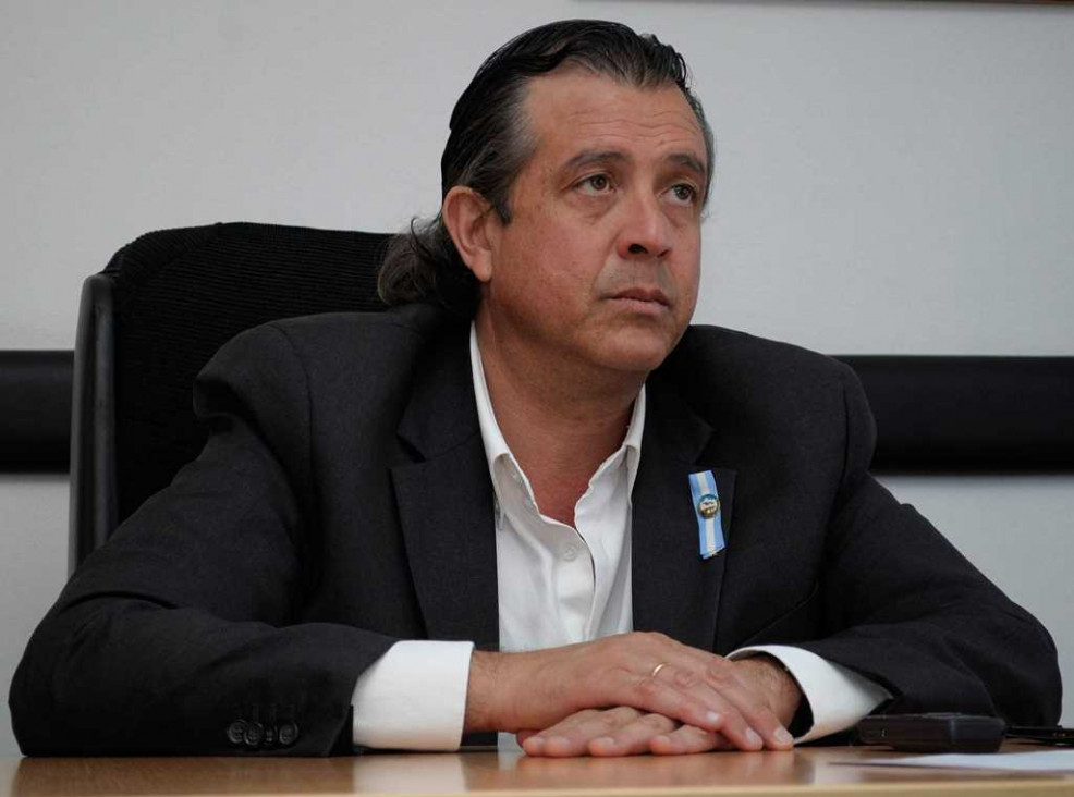 imagen Víctor Ibáñez: "La reelección de intendentes está vigente"