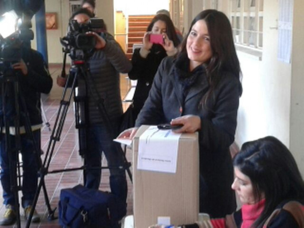 imagen El voto de Noelia Barbeito, acompañada de Del Caño