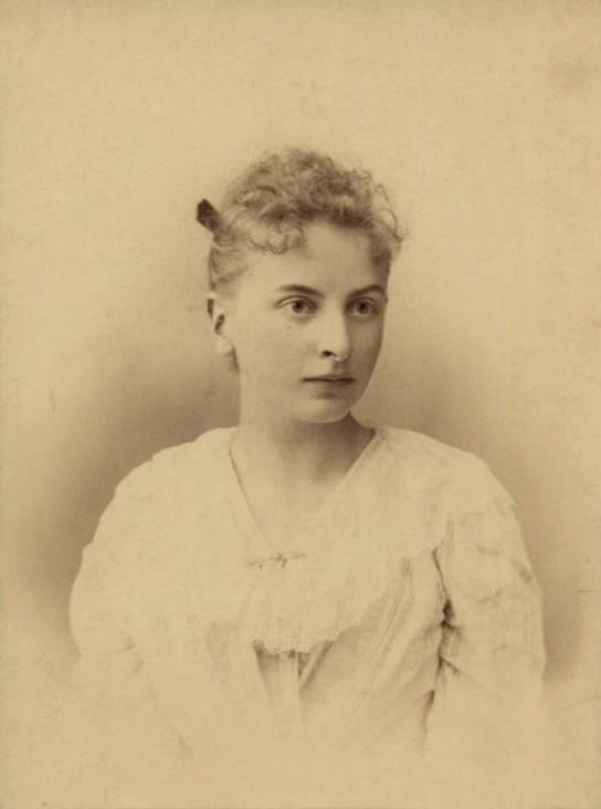 imagen Sujetas: Inessa Armand