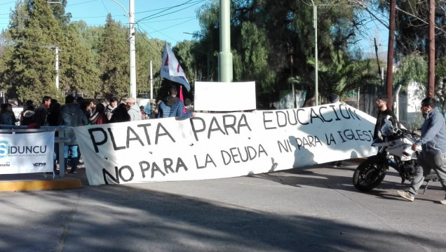 imagen Jornada de protesta en el ingreso a la UNCUYO